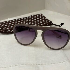 HENRI BENDEL RARE RETIREDgray sunglasses.